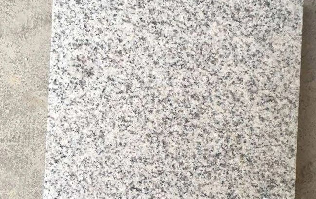 白色石材代表芝麻白，白锈石，山东白麻，芙蓉白等石材厂家